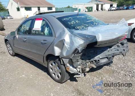 2005 Mercedes-Benz C 240 Luxury 4Matic z USA, uszkodzony, nr VIN WDBRF81J35F682497